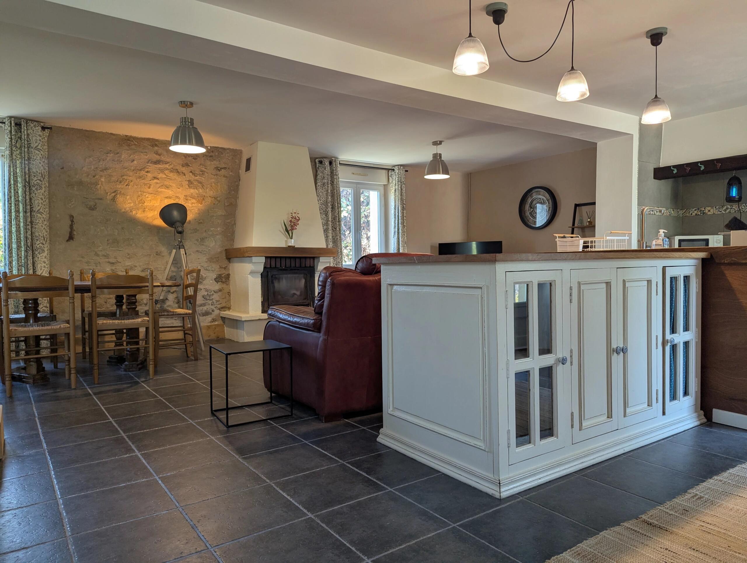 Delightful character property just 6km from amenities, Centre – France – BVI85997