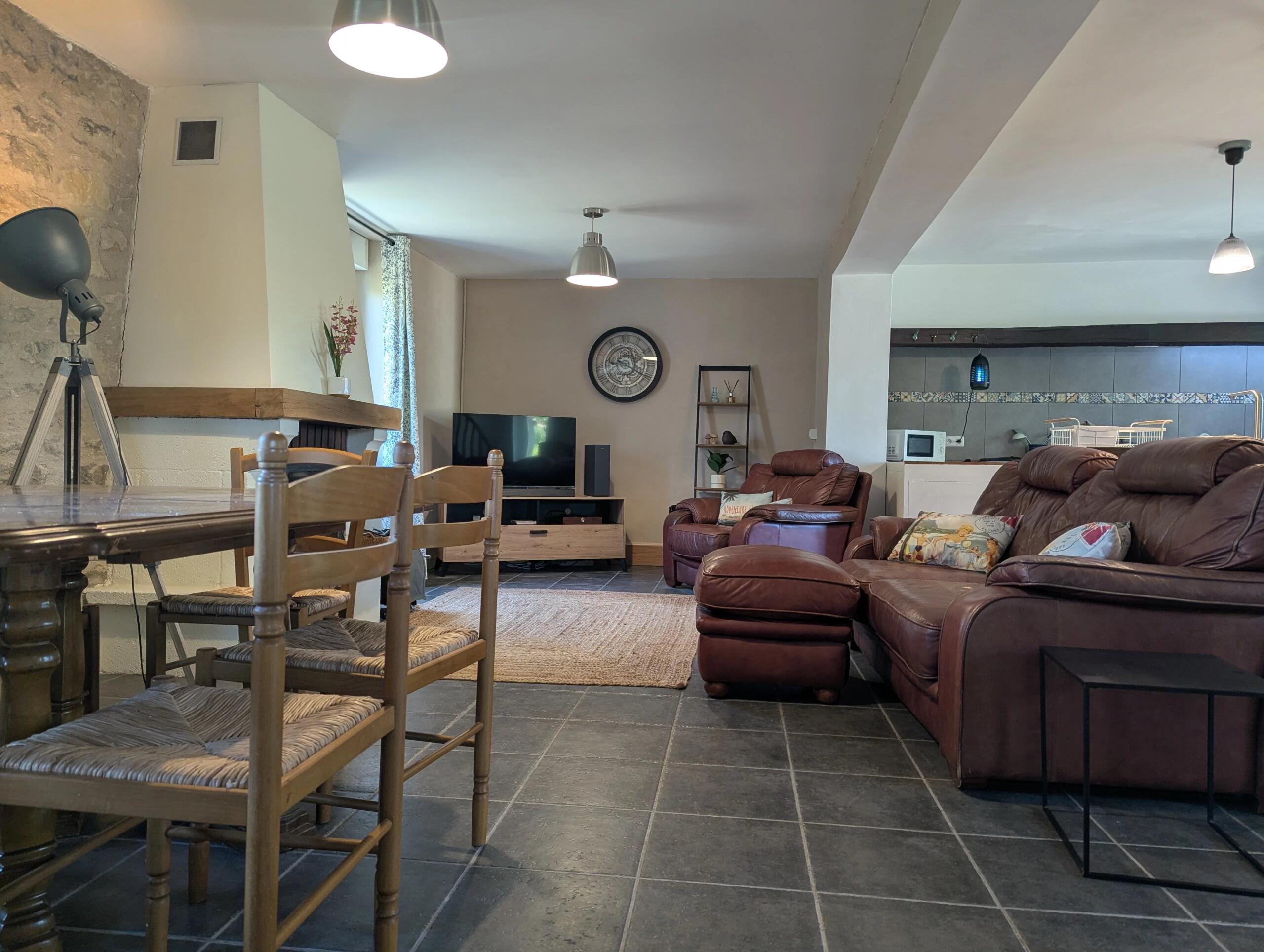 Delightful character property just 6km from amenities, Centre – France – BVI85997
