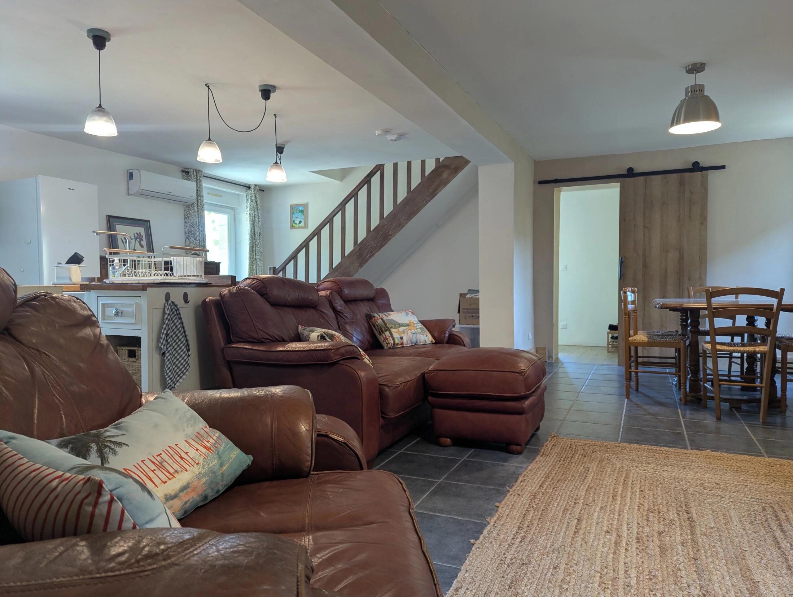 Delightful character property just 6km from amenities, Centre – France – BVI85997