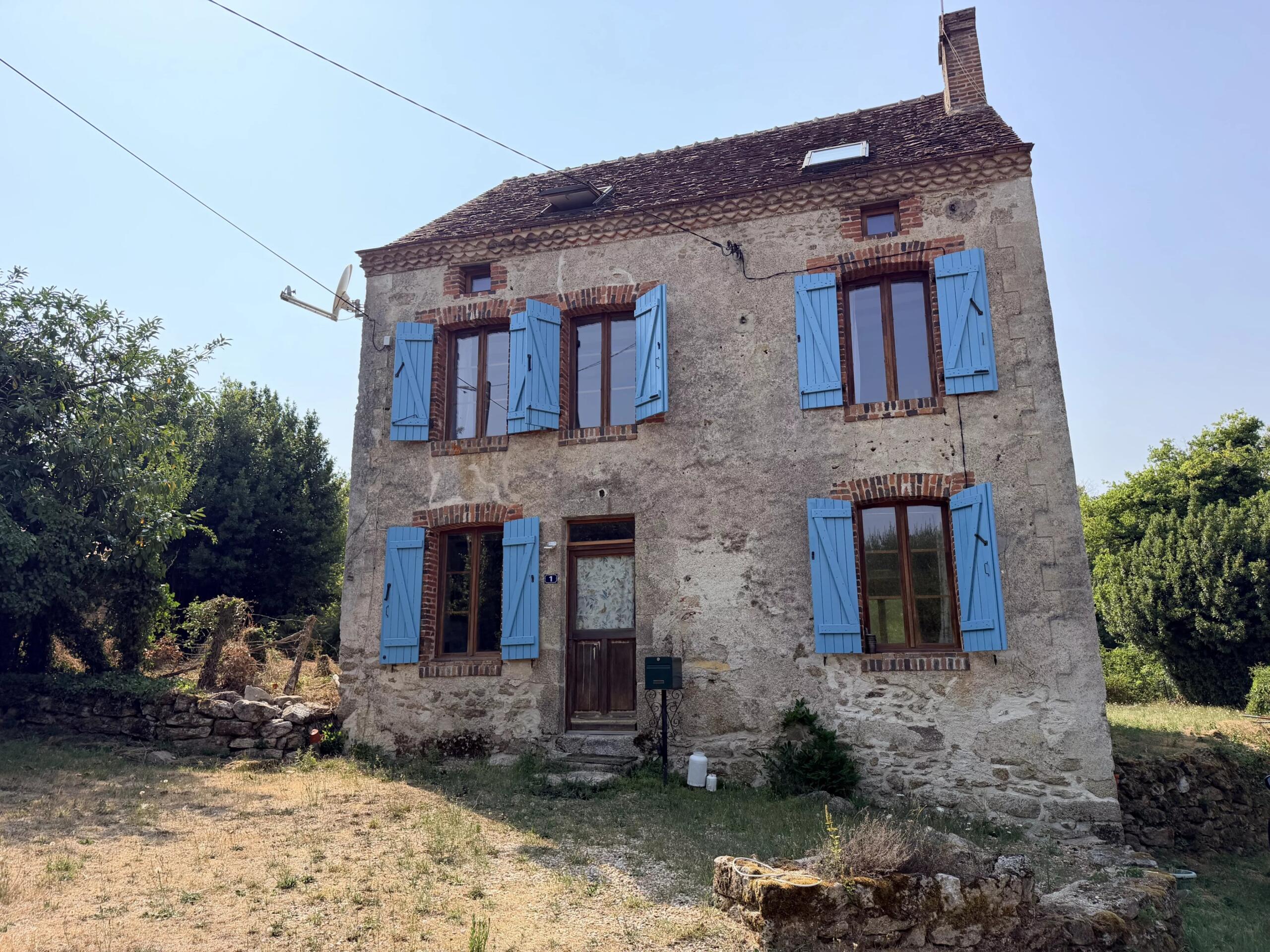 Detached country house in idlylic peaceful setting, Limousin – France – BVI86790