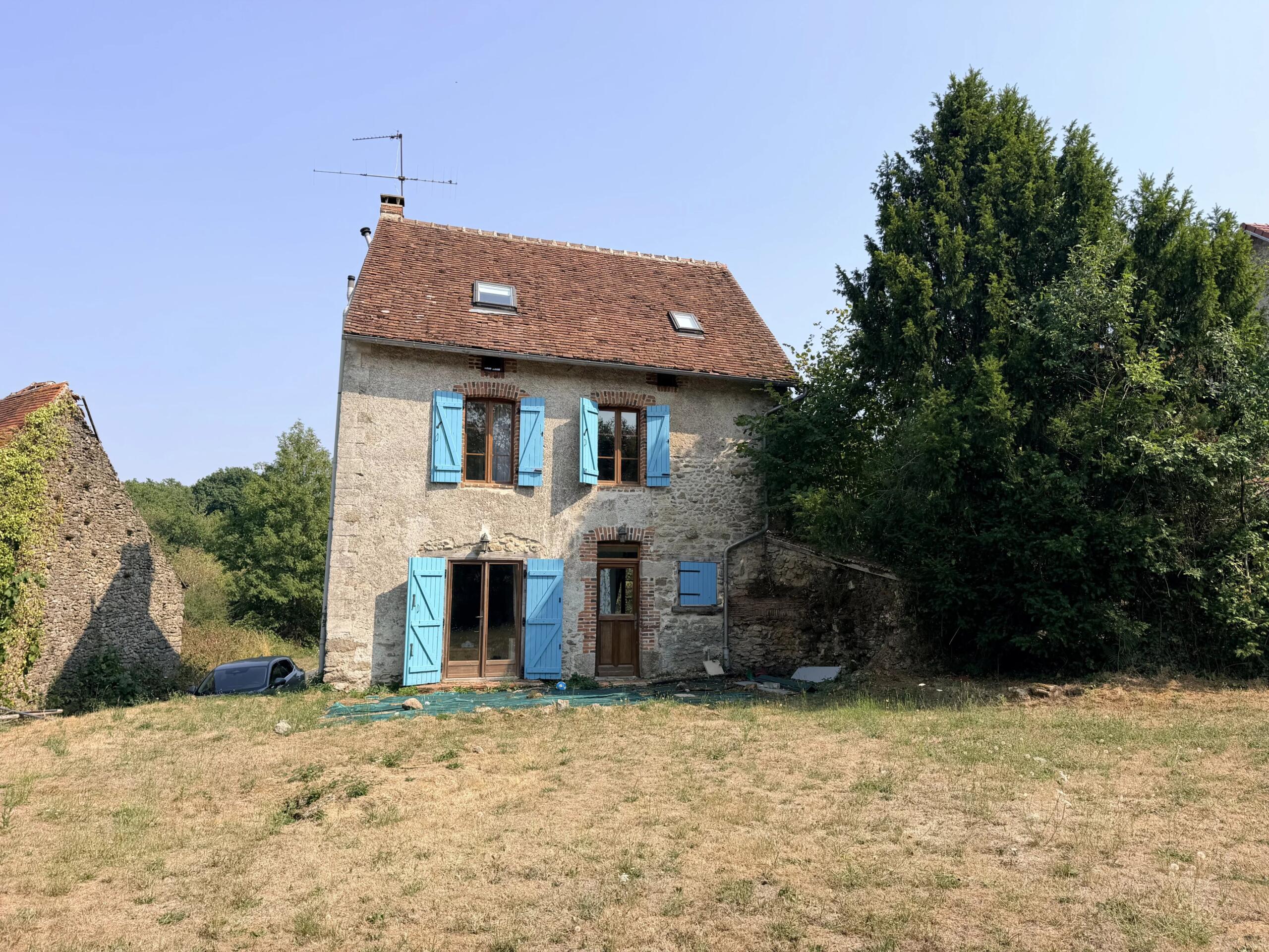 Detached country house in idlylic peaceful setting, Limousin – France – BVI86790