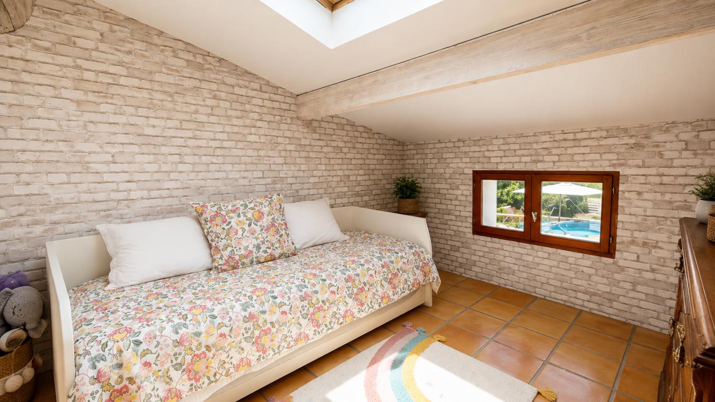 4 bedroom remise in Nezignan L Eveque, Hérault, France