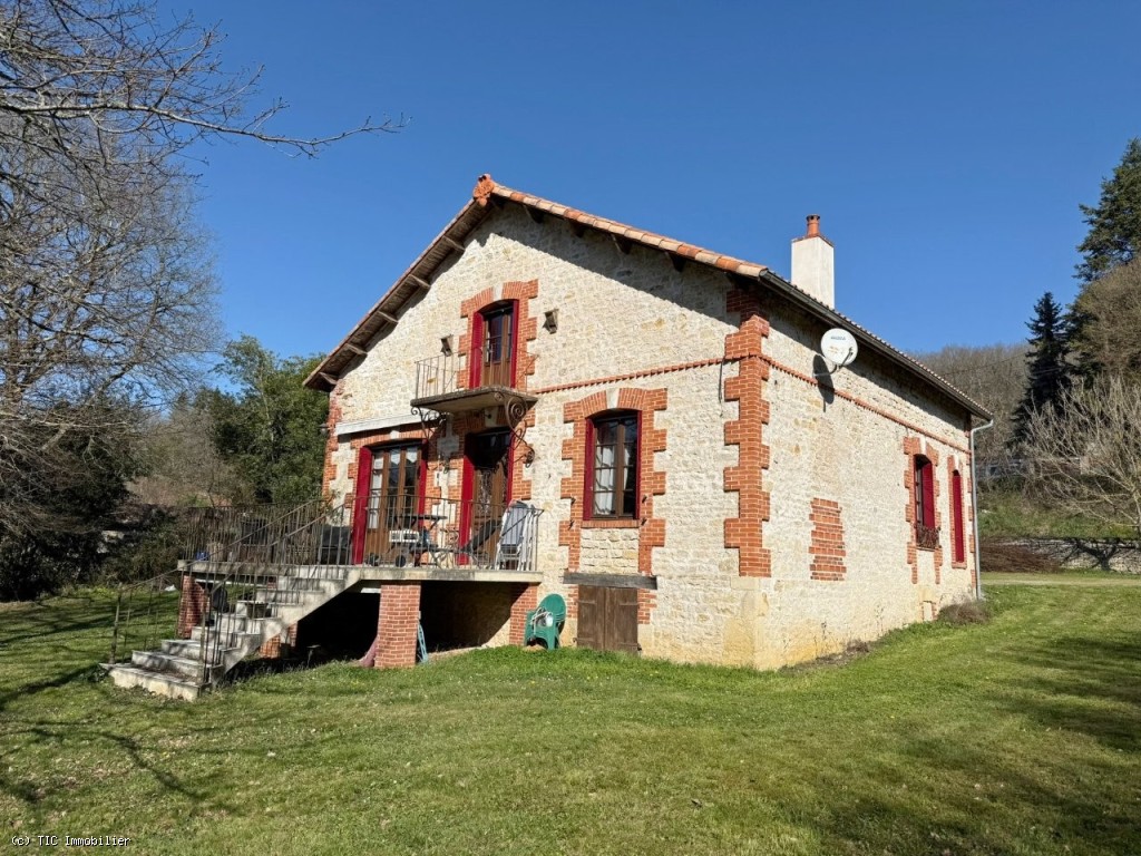 3 bedroom House in Nanteuil-En-Vallee, Nanteuil-En-Vallée, France – r7440