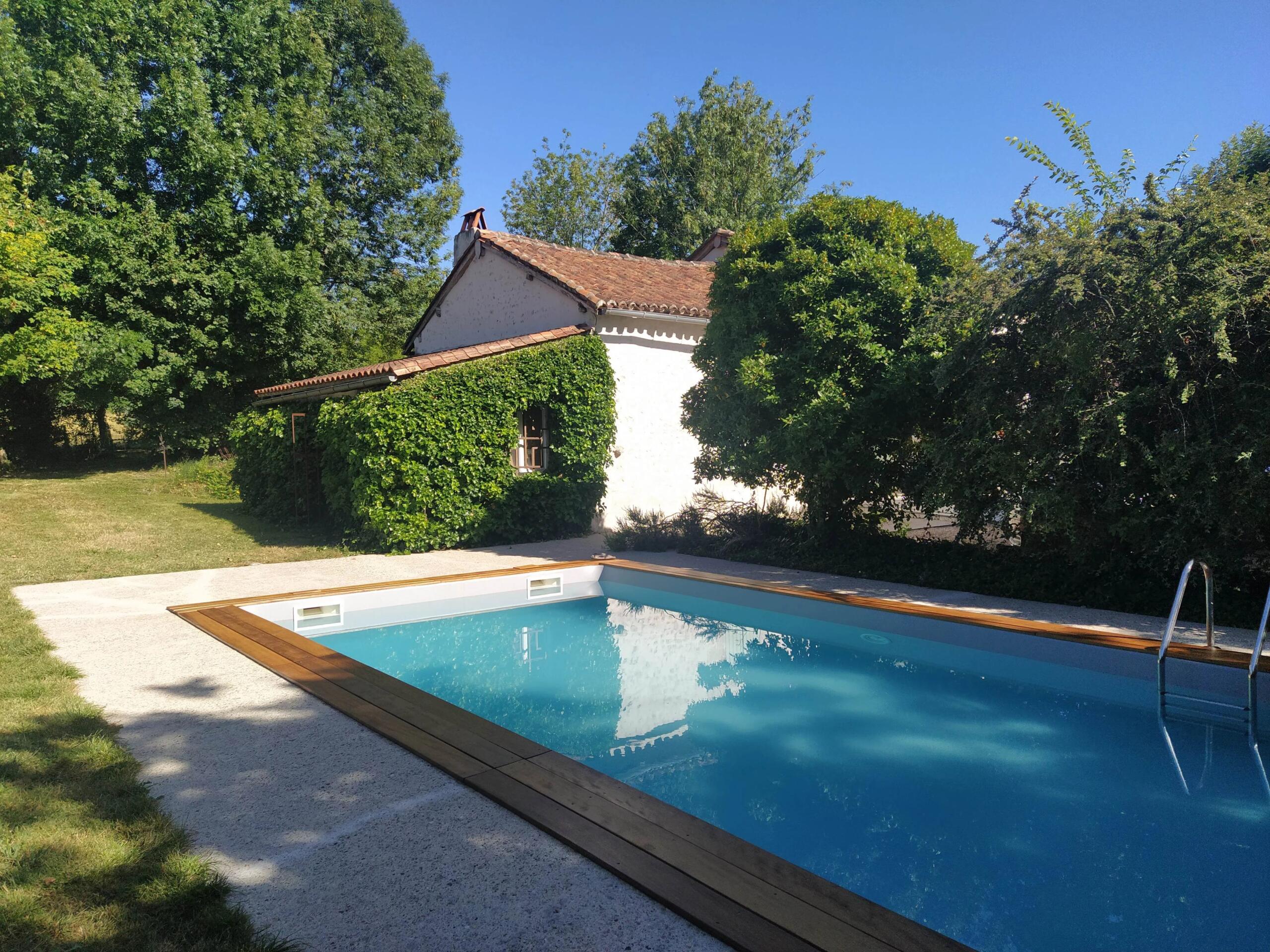 Off the beaten track!, Aquitaine – France – BVI86023