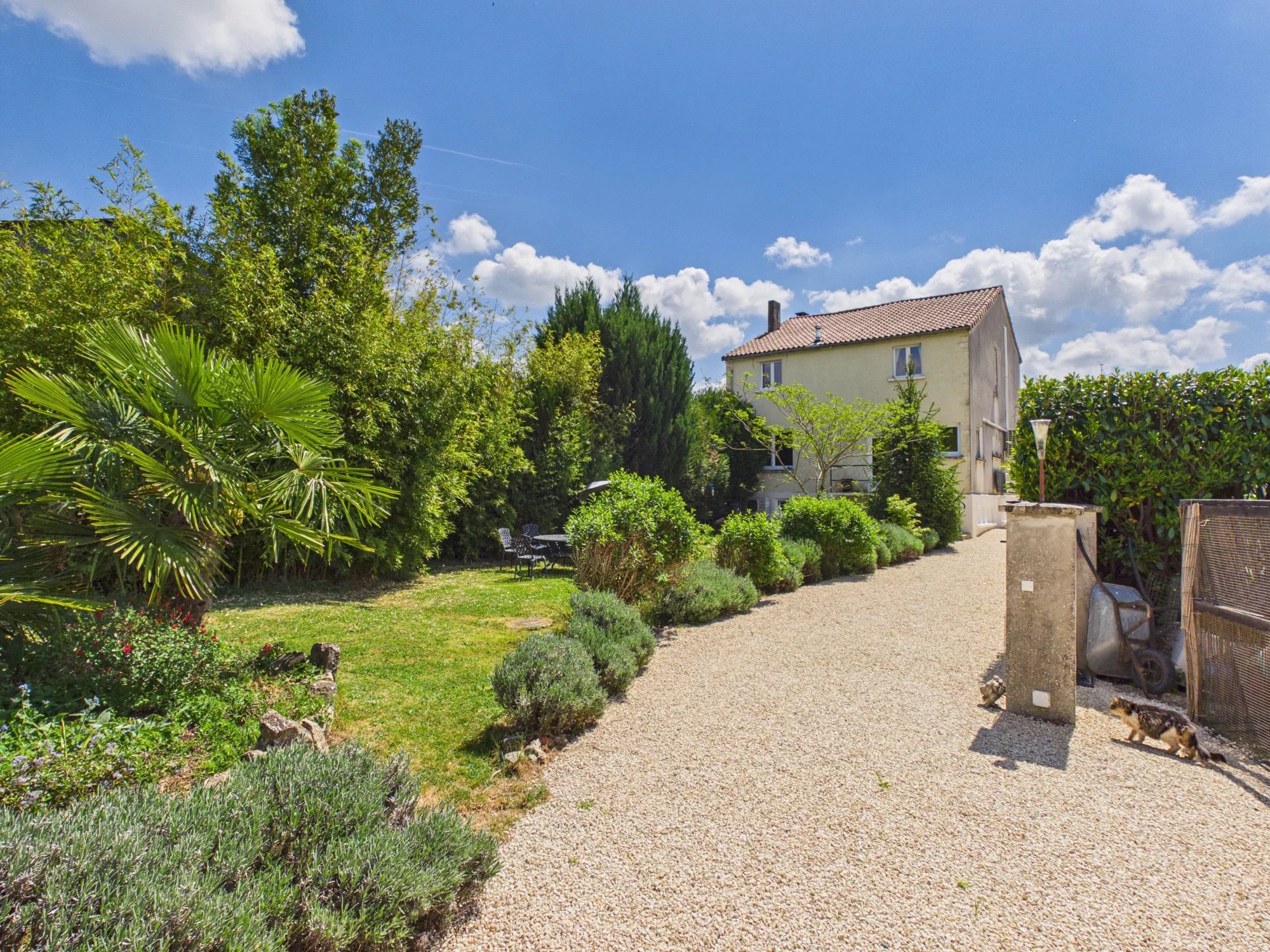 Dreaming of a new life in France ?, Poitou-Charentes – France – BVI85156