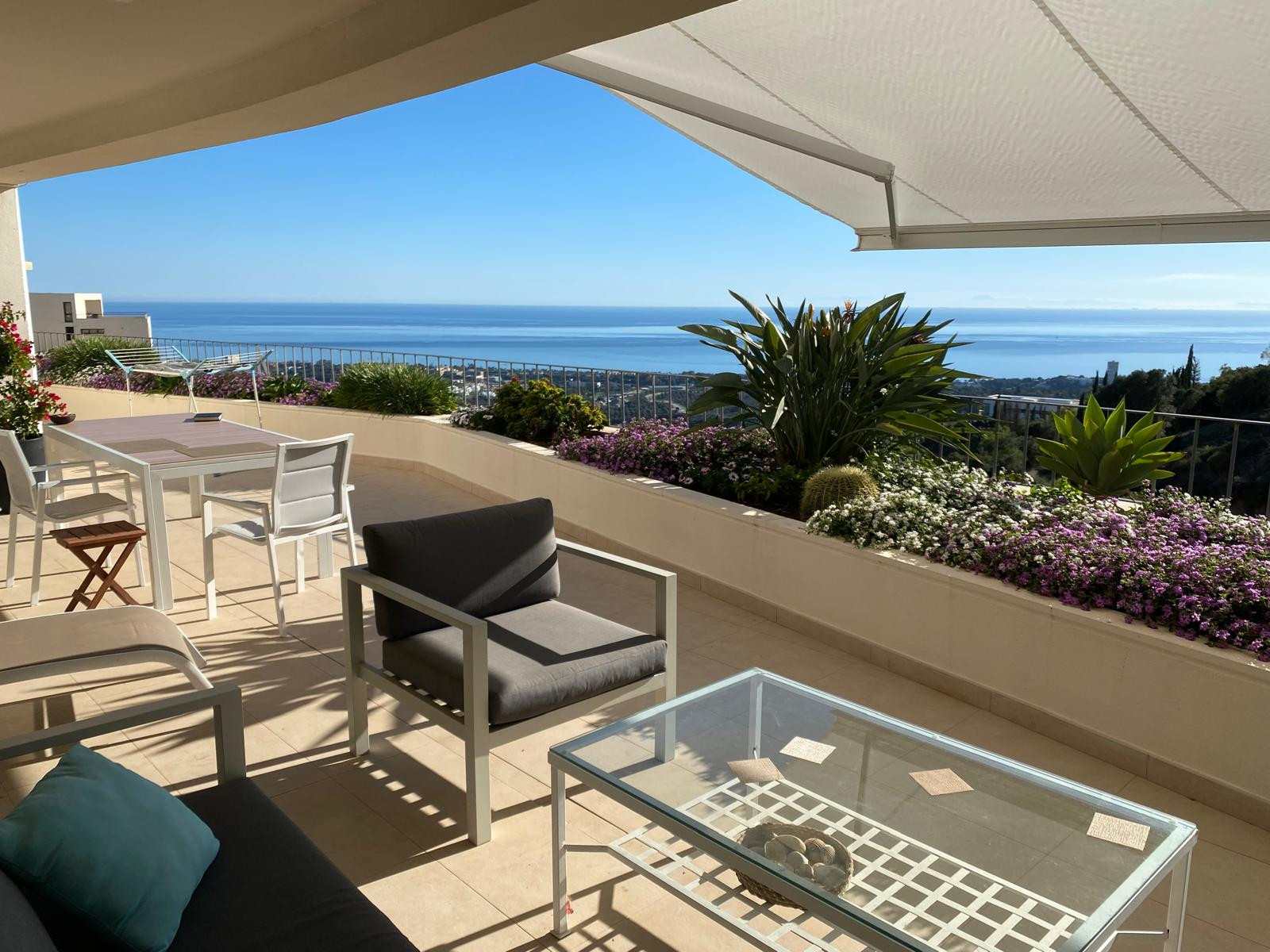 3 bedroom Apartment in Marbella, Malaga, Spain – 428-05615P