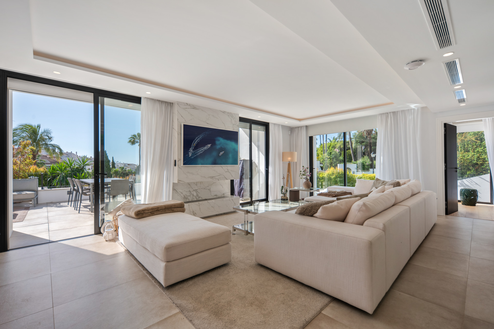 5 bedroom Villa in Marbella, Malaga, Spain – 428-05623D