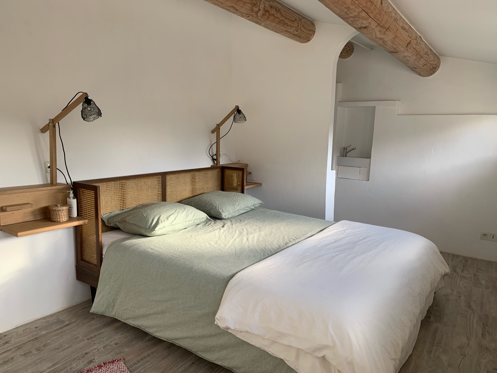 Character 110m² stone village house with garden and wooden terrace, Provence