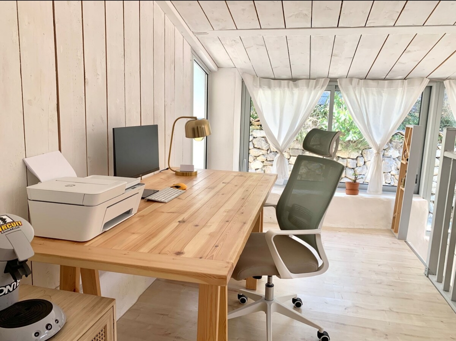 Character 110m² stone village house with garden and wooden terrace, Provence