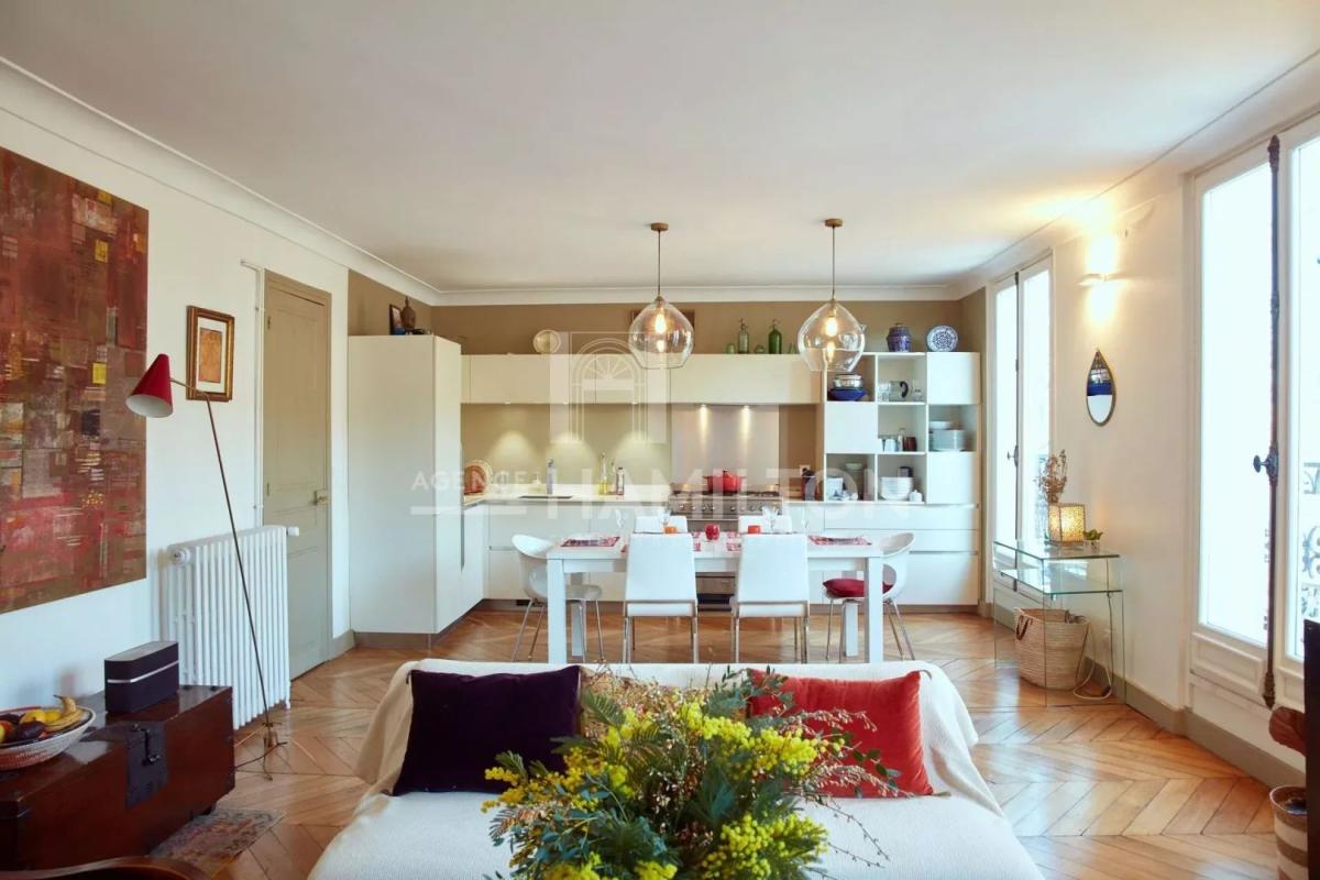 3 bedroom t4 in Paris 10ème, Paris, France