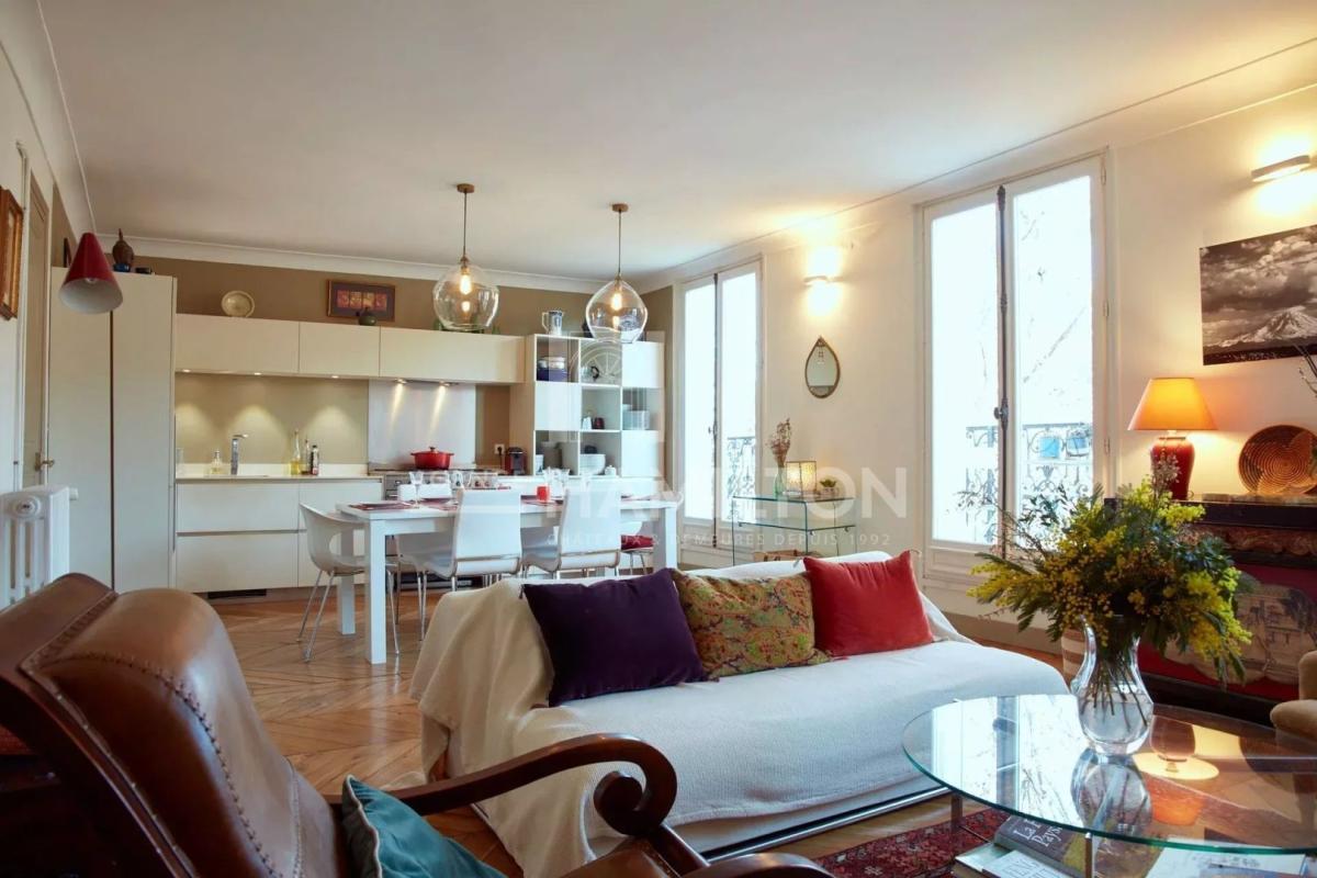 3 bedroom t4 in Paris 10ème, Paris, France