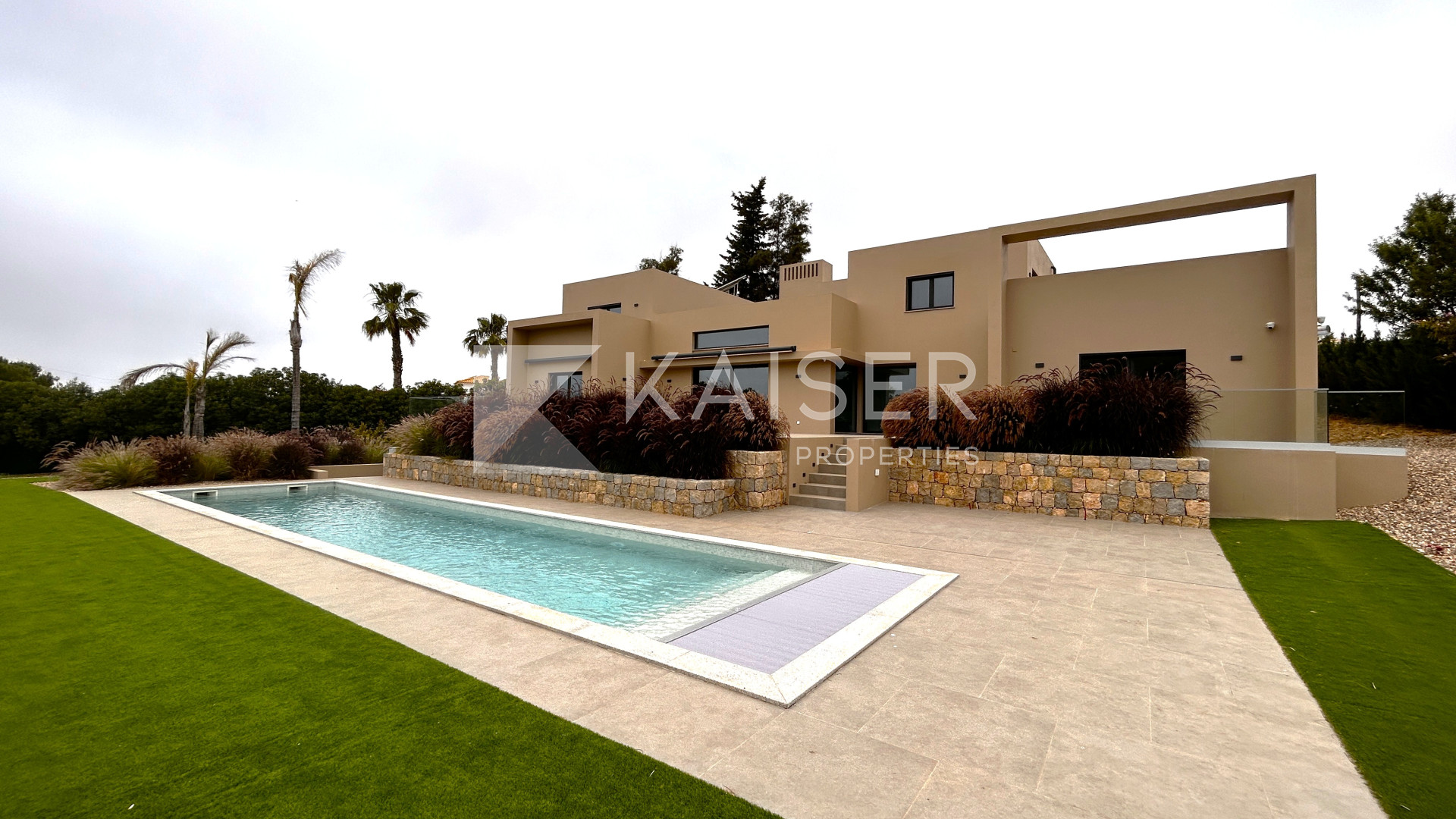 4 bedroom Villa house in Carvoeiro, Portugal – KP1301Z