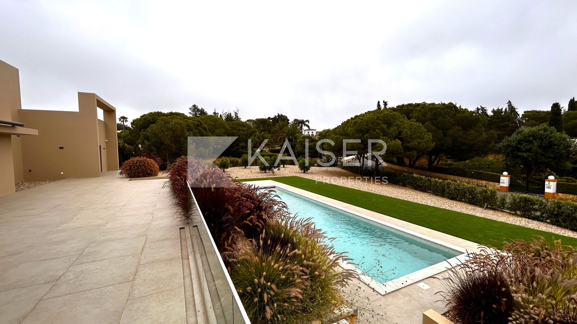 4 bedroom Villa house in Carvoeiro, Portugal – KP1301Z