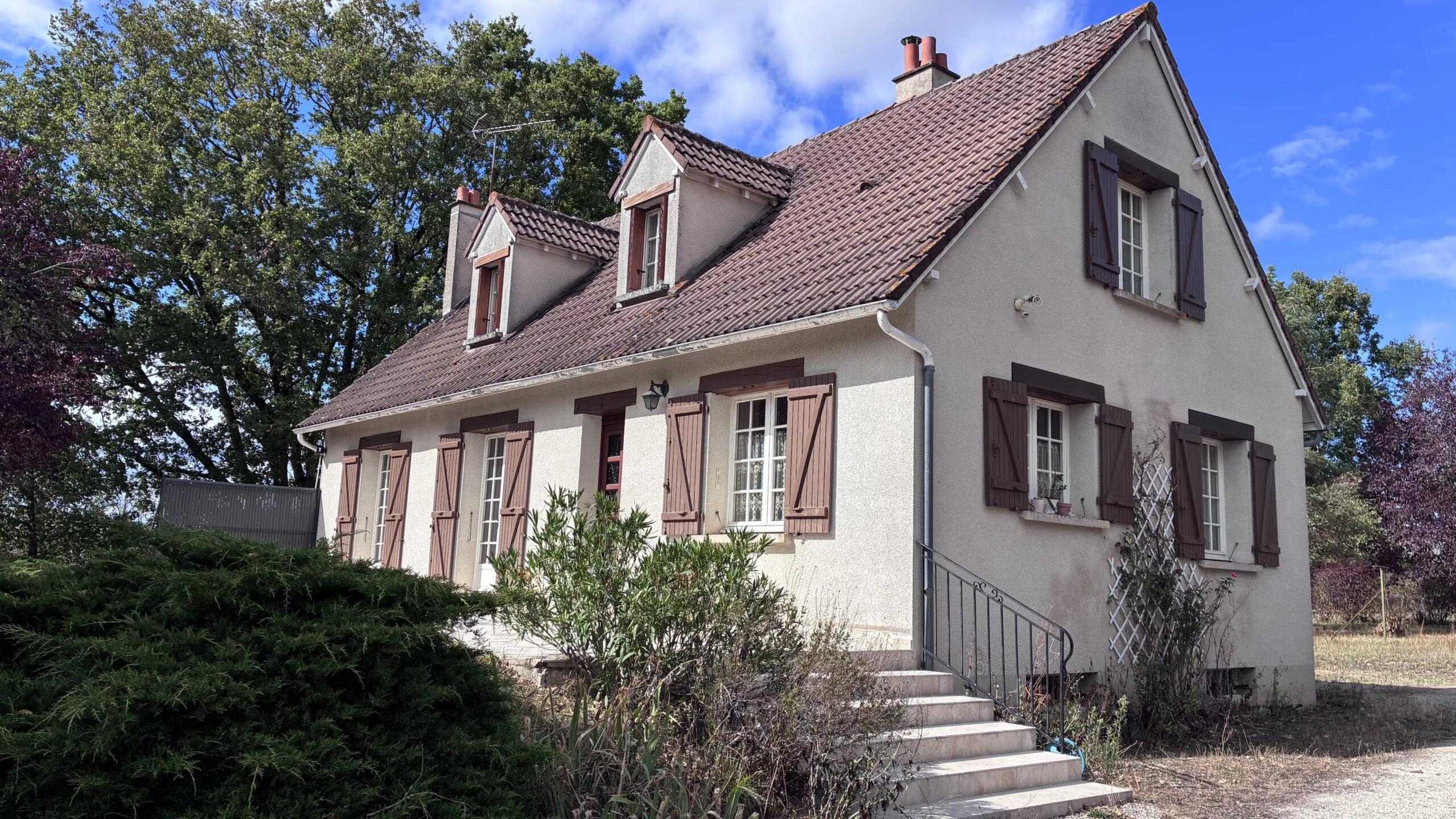 Large edge of village house, Centre – France – BVI87038