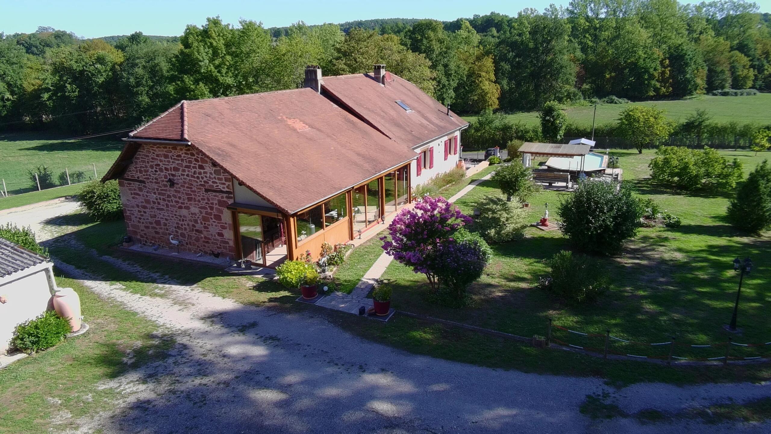 Charming stone house with barn and 0.9ha mature gardens, Aquitaine – France – BVI87032