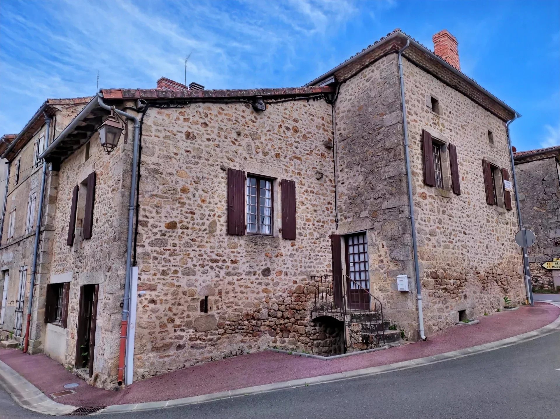 House and ground floor flat in a village, Aquitaine – France – BVI83012