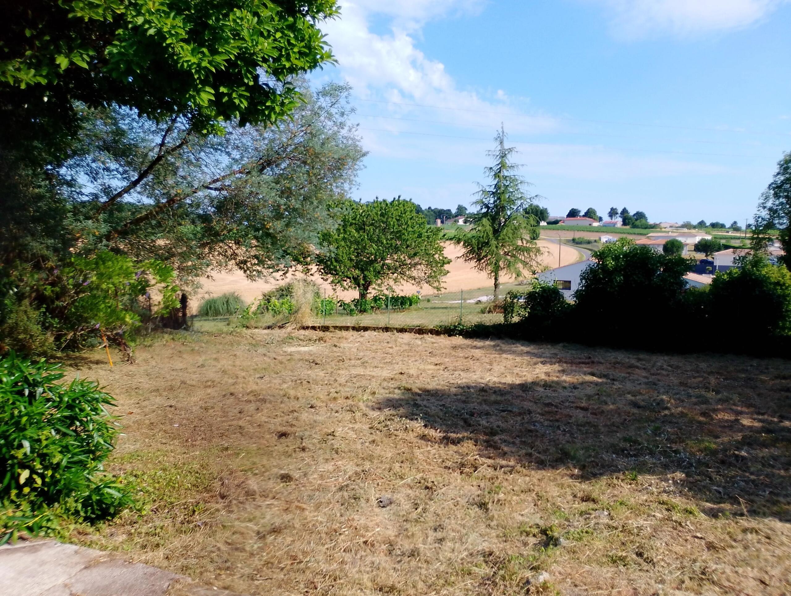 Land with planning permission near to Jonzac, Poitou-Charentes – France – BVI86130