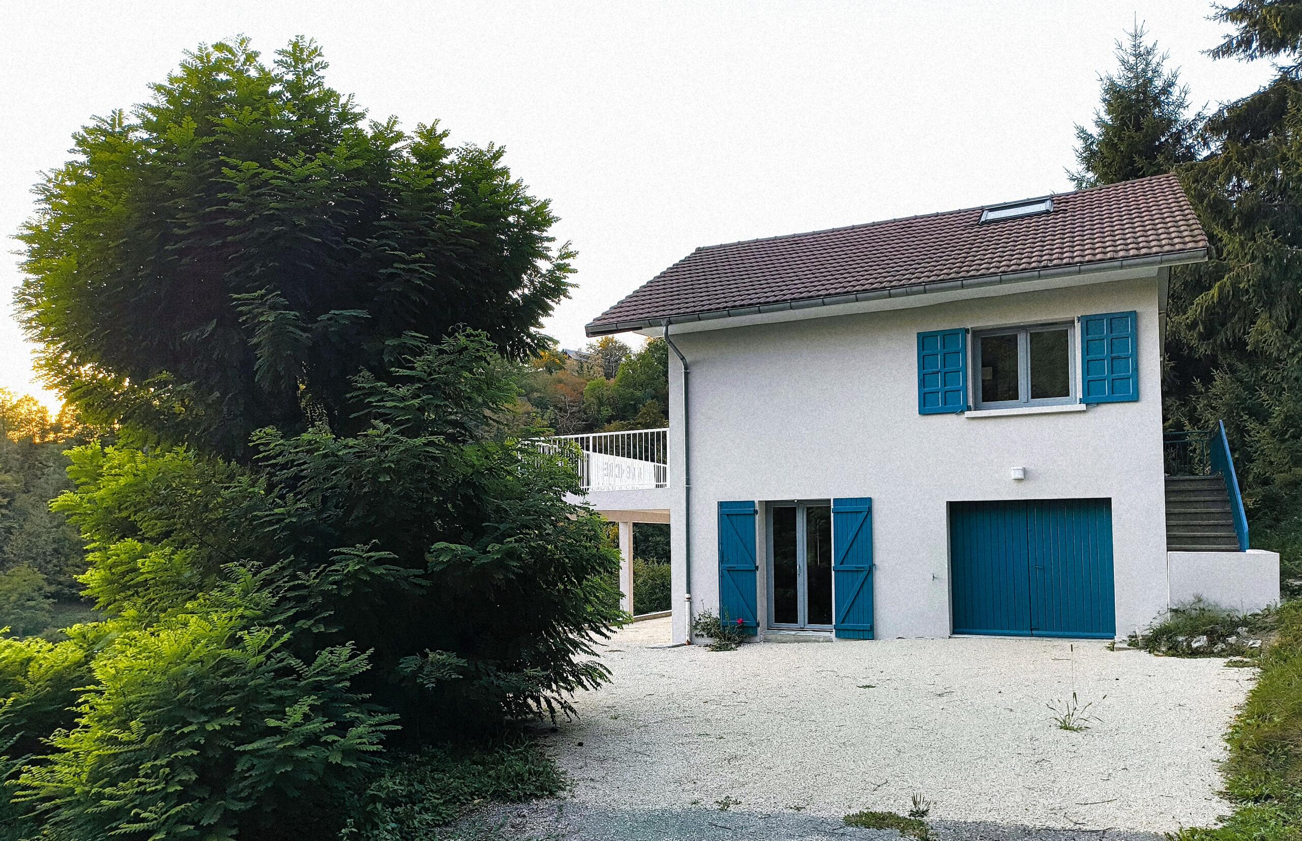 Fully renovated house with breathtaking views over Lake Aiguebelette, one of France’s purest natural lakes