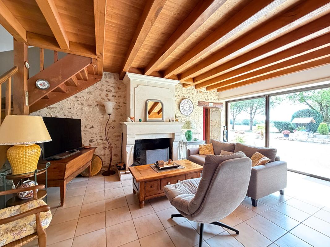 4 bedroom propriete in Nanteuil En Vallee, Charente, France