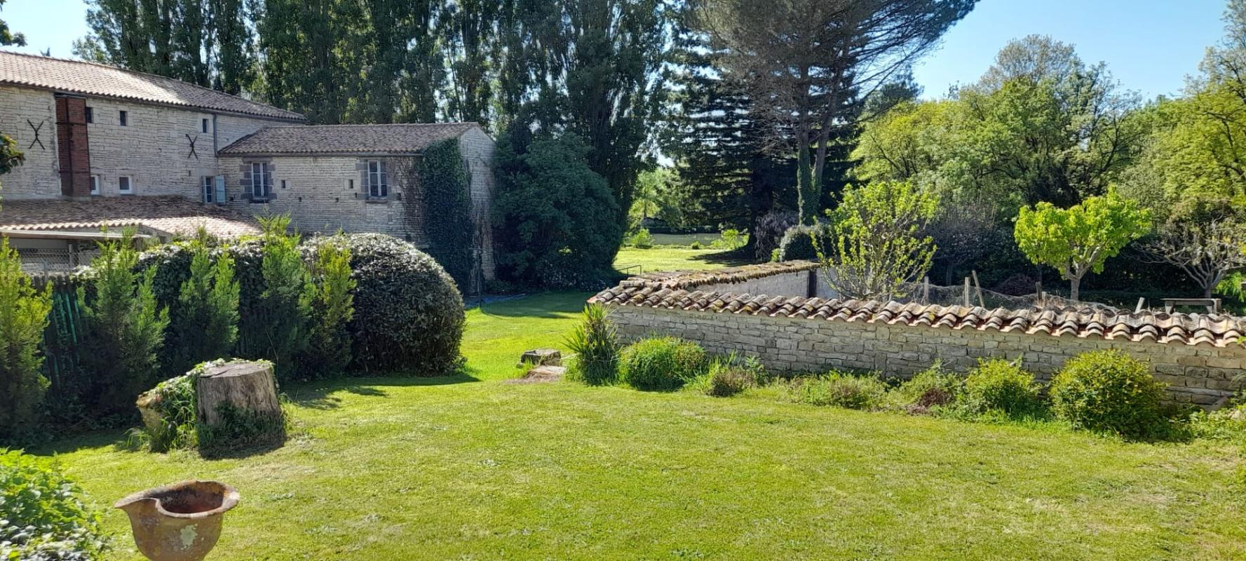 6 bedroom propriete in Paizay Le Chapt, Deux-Sèvres, France