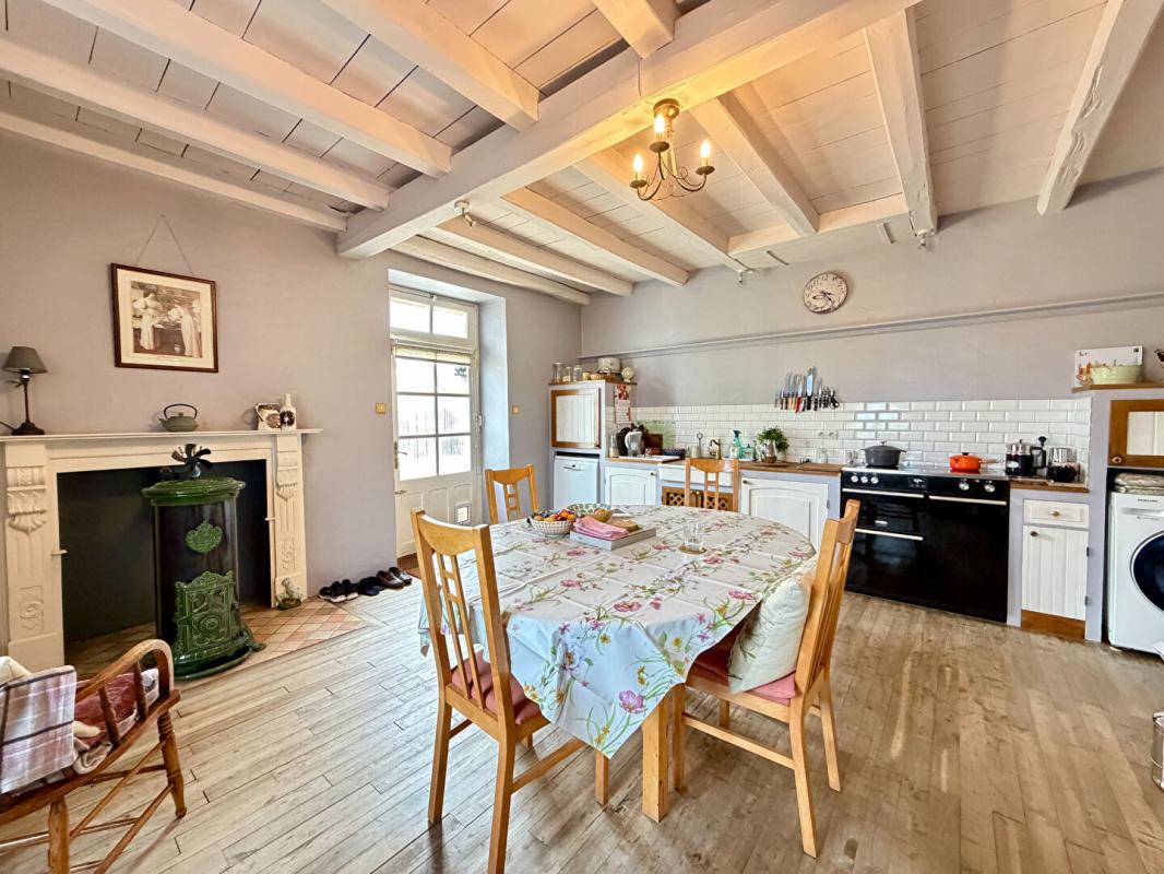 4 bedroom maison a renover in Chatain, Vienne, France