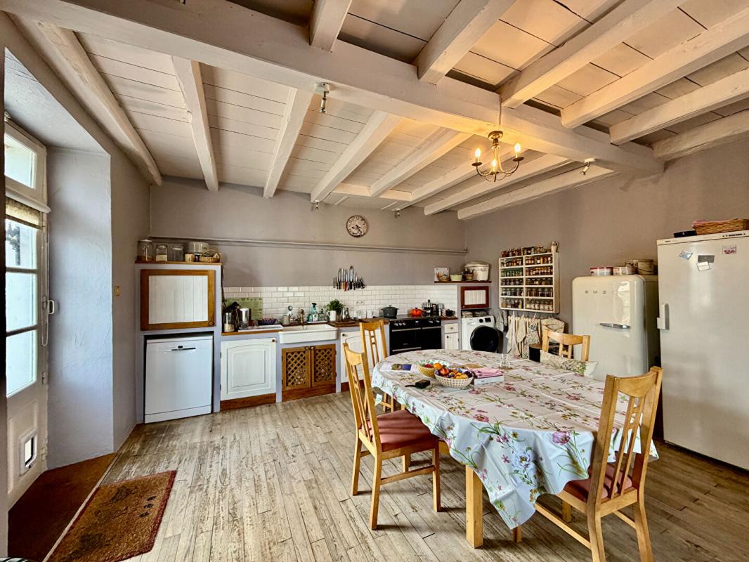 4 bedroom maison a renover in Chatain, Vienne, France