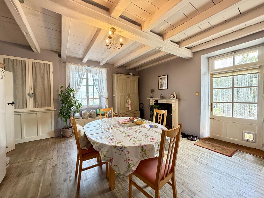 4 bedroom maison a renover in Chatain, Vienne, France