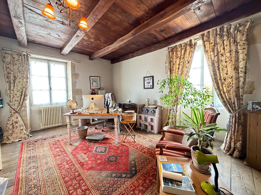 4 bedroom maison a renover in Chatain, Vienne, France