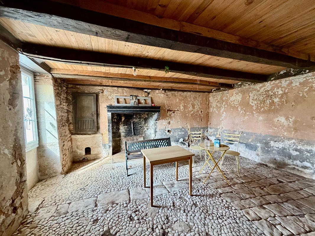 maison in Nanteuil En Vallee, Charente, France