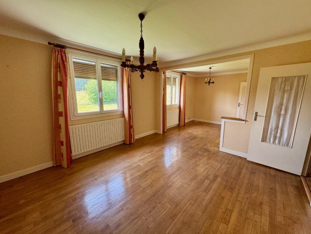 4 bedroom maison in Montsalvy, Cantal, France