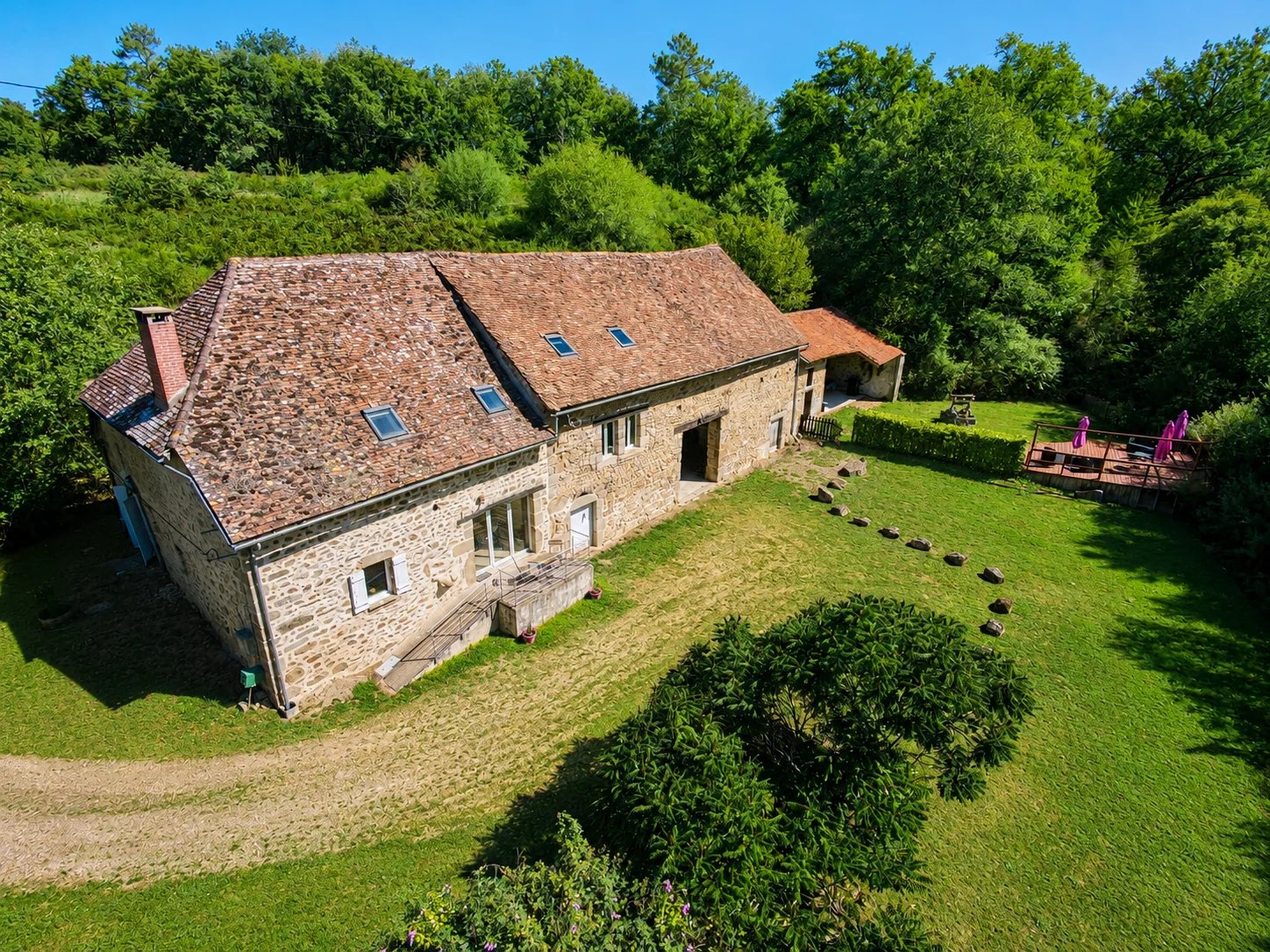 Remote Stone Property with Gîte Potential, Barn and No Neighbours, Aquitaine – France – BVI86971