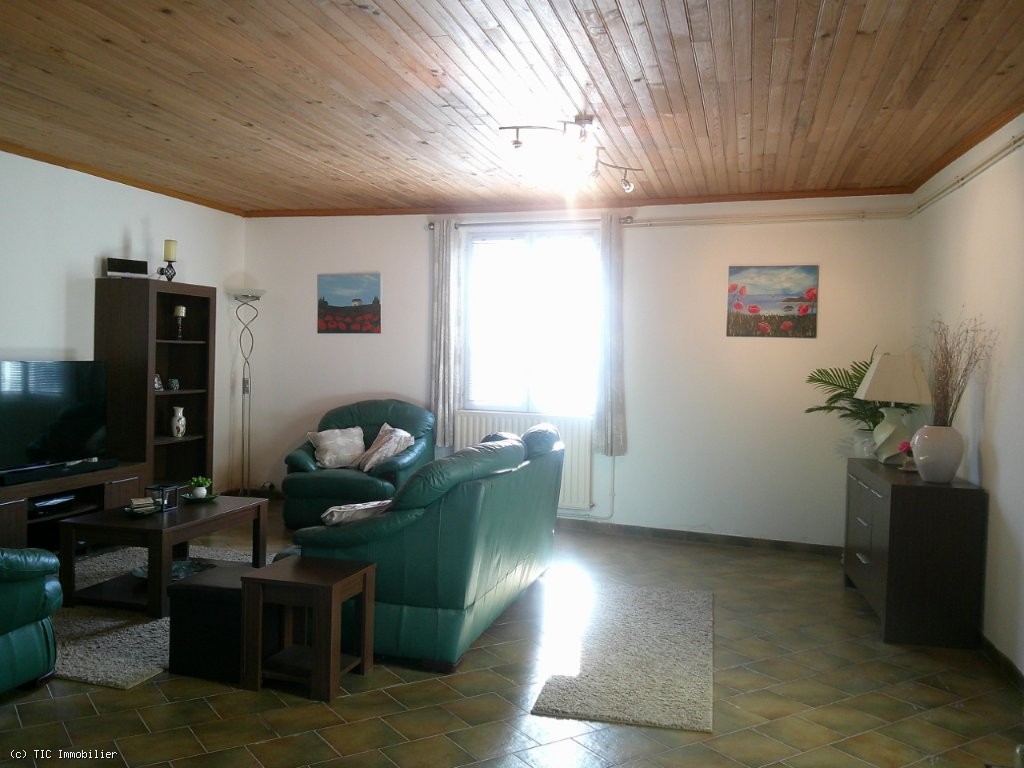 3 bedroom House in Villefagnan, France – r7553