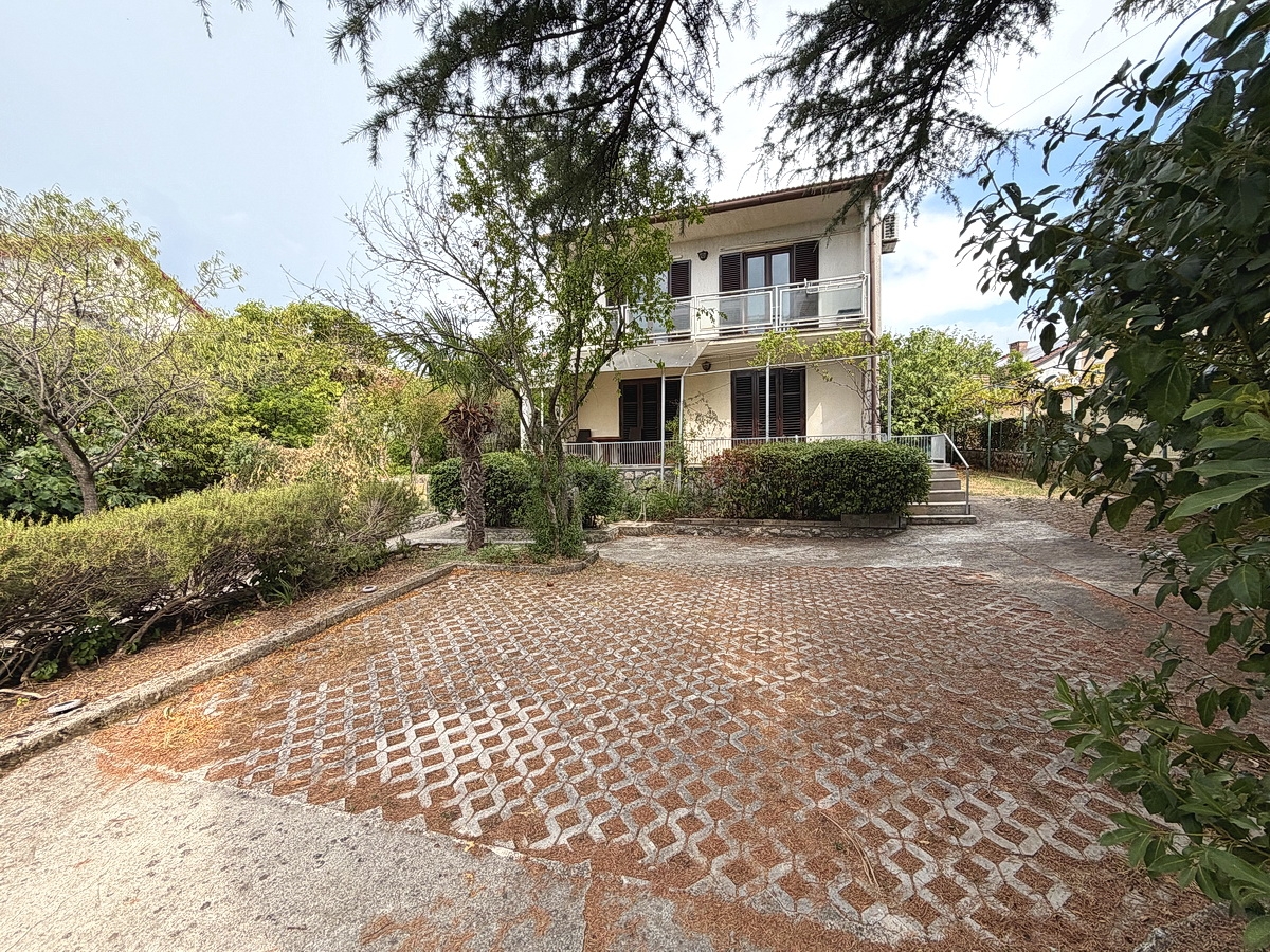 4 bedroom villa in Malinska-Dubašnica, Croatia – 103723