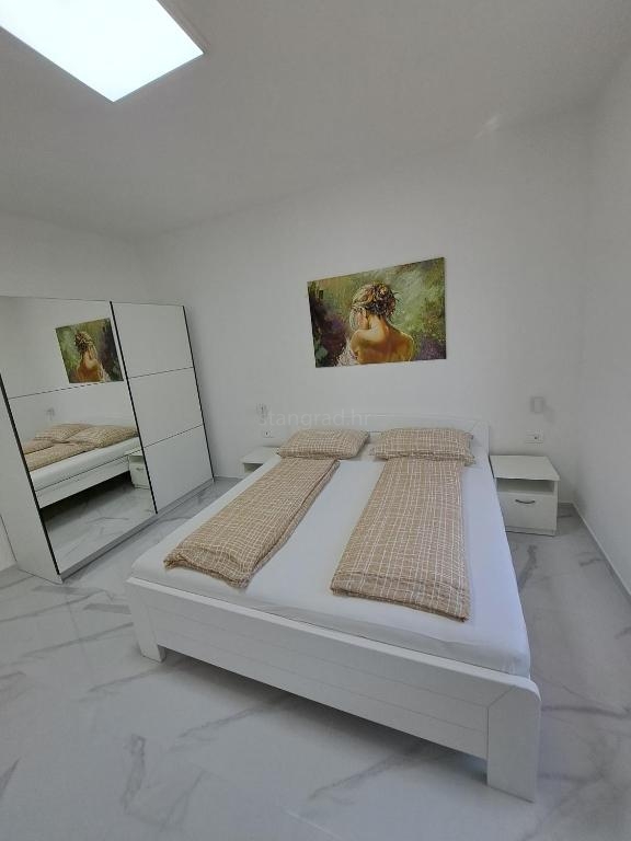 2 bedroom apartment in Malinska-Dubašnica, Croatia – 103721