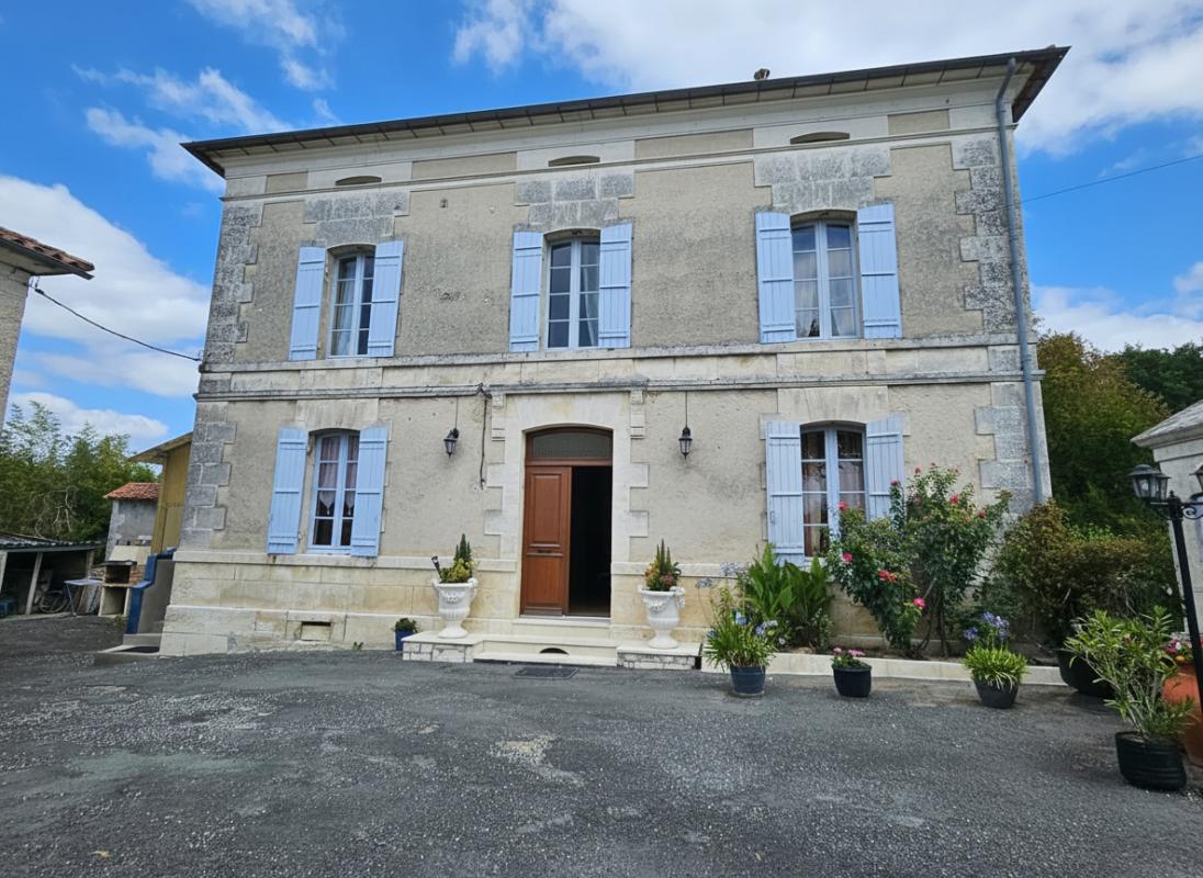 4 bedroom maison in Riberac, Dordogne, France