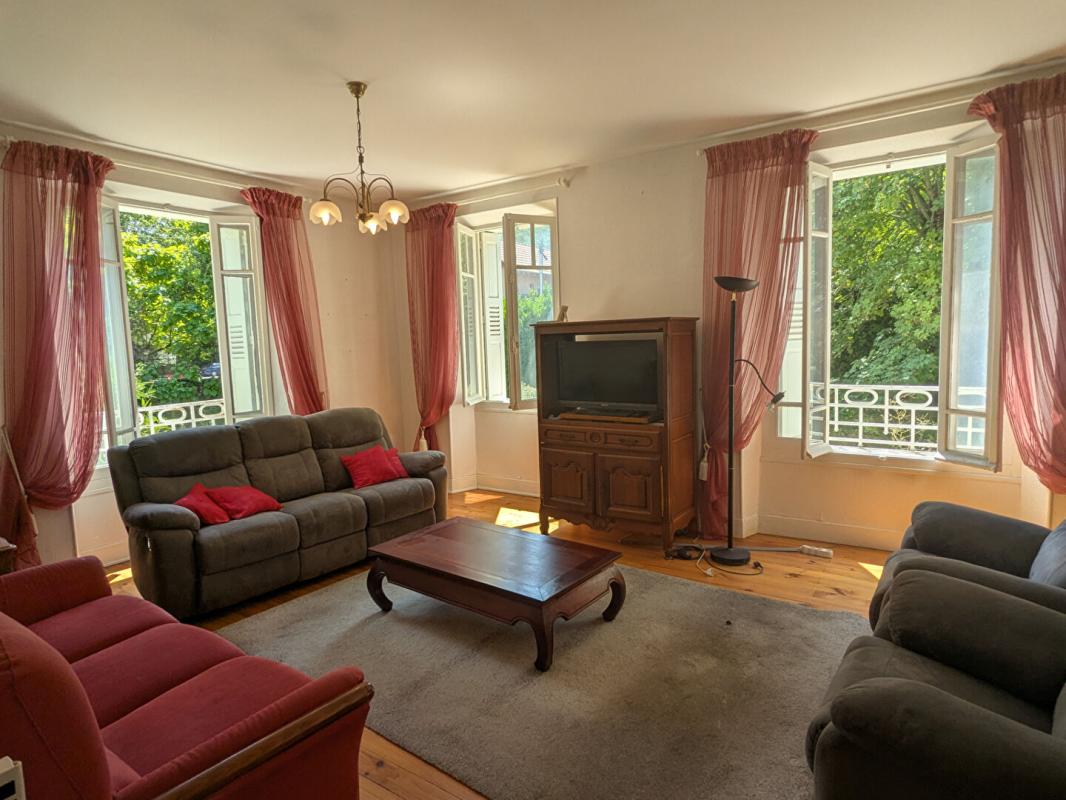 6 bedroom maison de maitre in Les Cabannes, Ariège, France