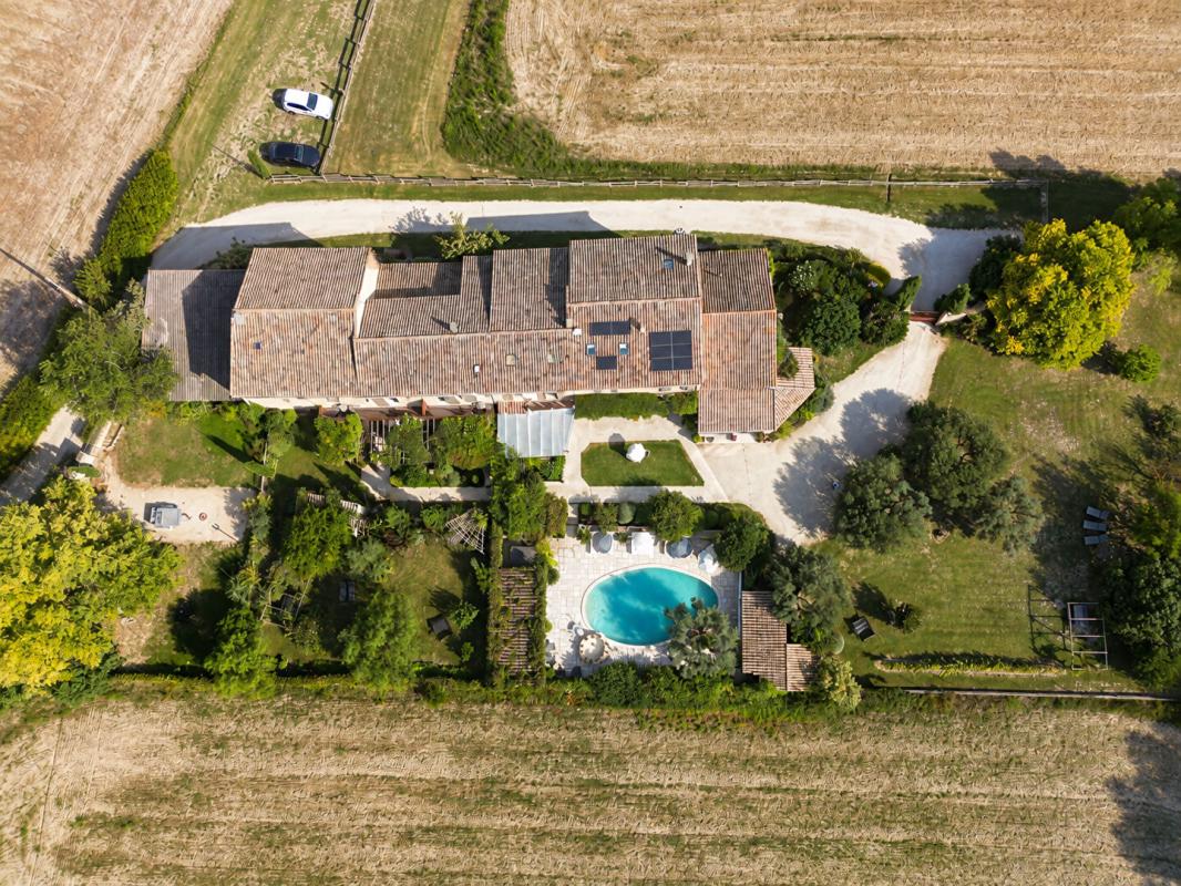 13 bedroom mas in Roquemaure, Gard, France