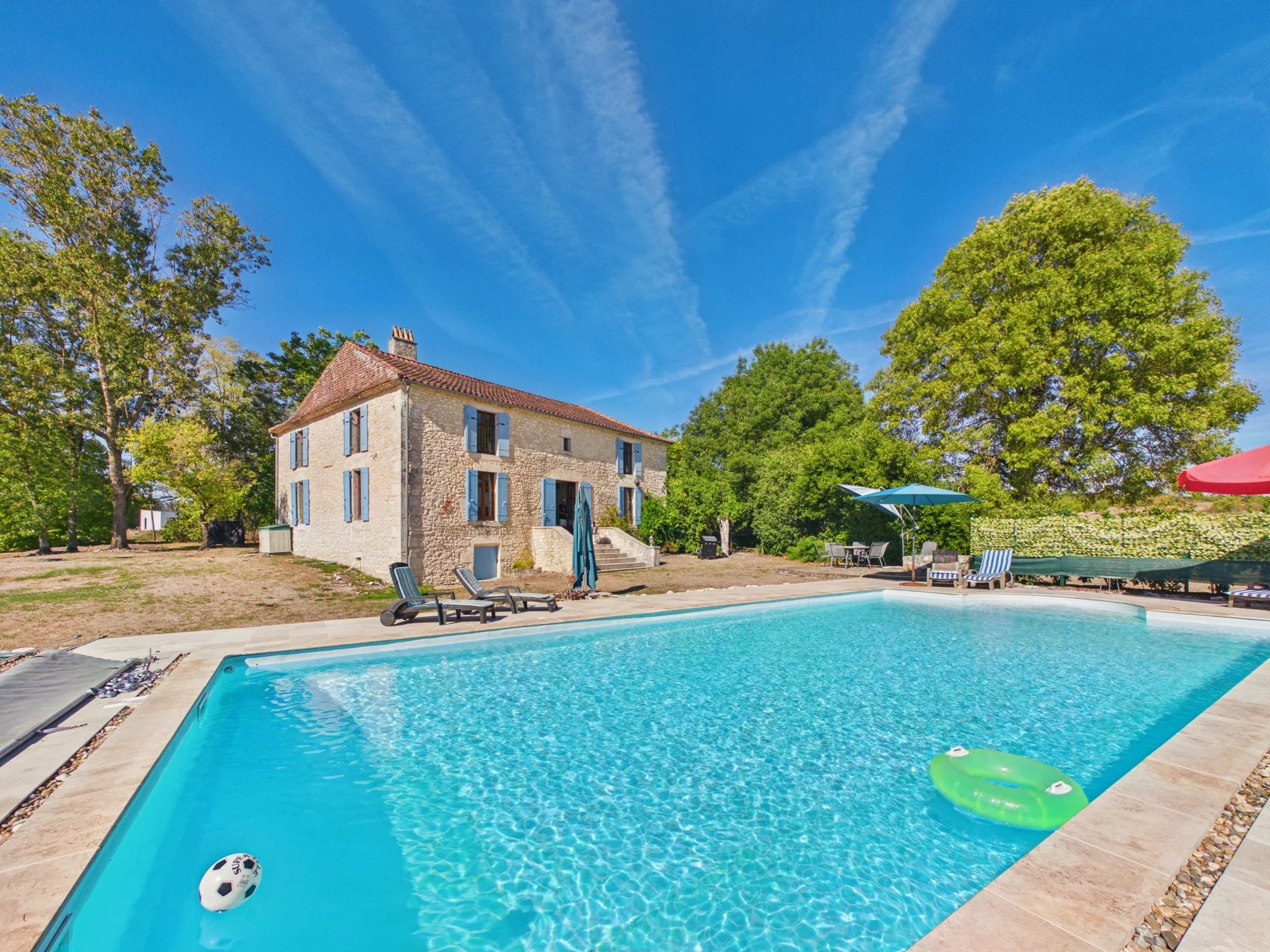 A Remarkable Maison de Maître with Pool and Panoramic Countryside Views, Aquitaine – France – BVI85599