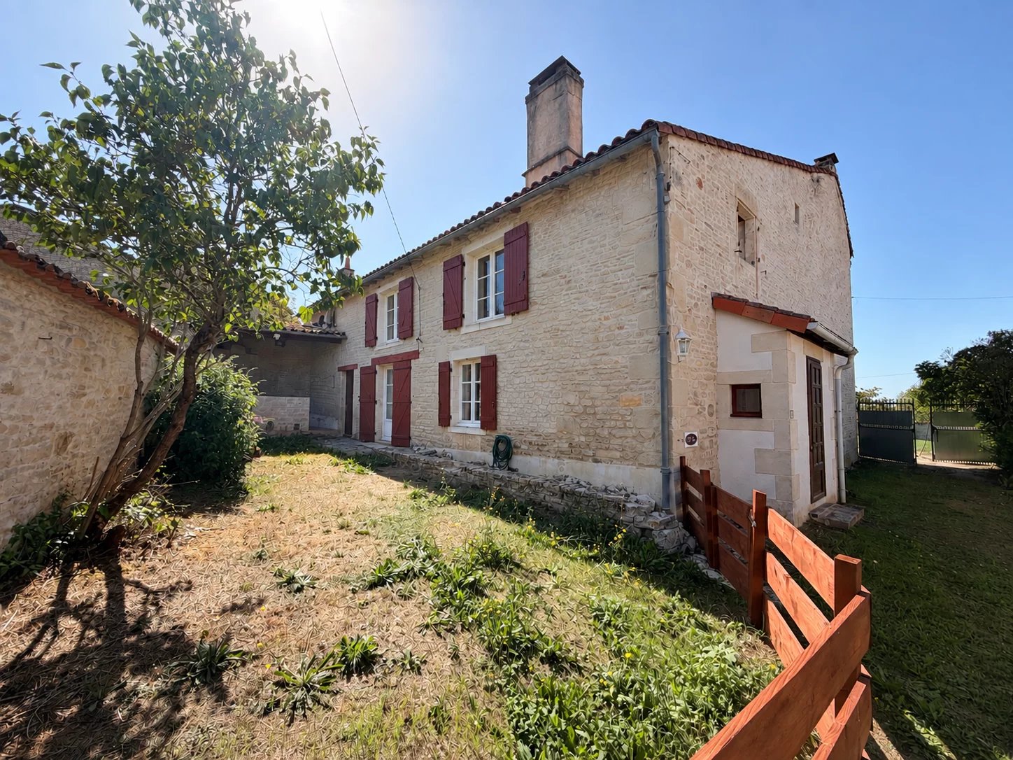 Characterful Stone Property with great potential near Aigre and Tusson, Poitou-Charentes – France – BVI86978