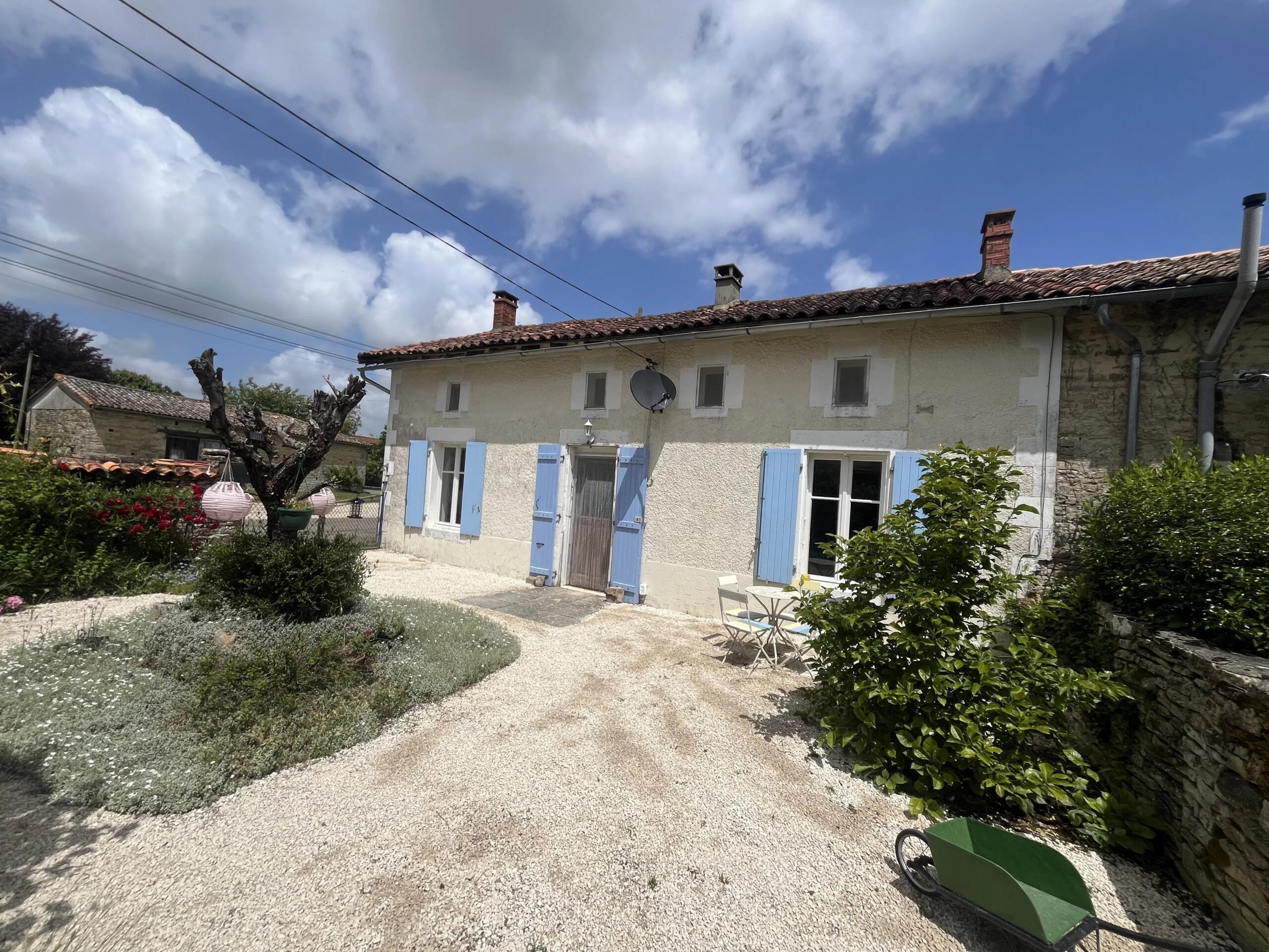 Spacious Cottage On The Edge Of A  Village, Poitou-Charentes – France – BVI85113