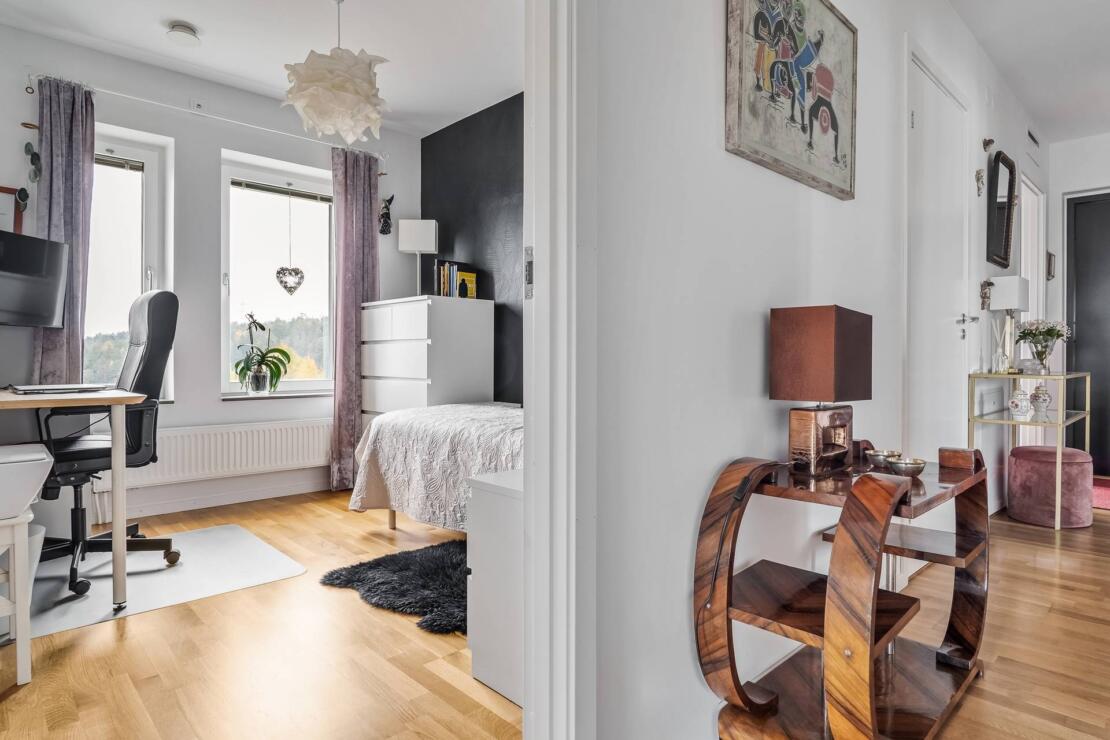 Scandinavian Elegance with a Spectacular 35 m² Terrace
