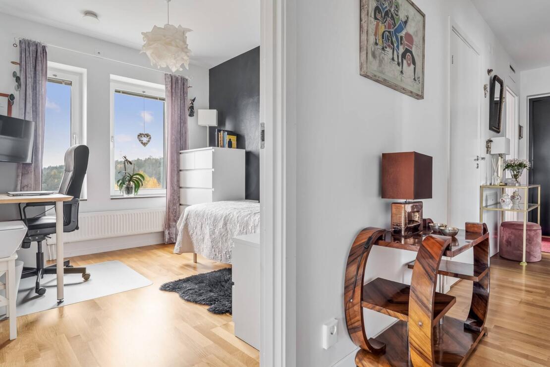 Scandinavian Elegance with a Spectacular 35 m² Terrace