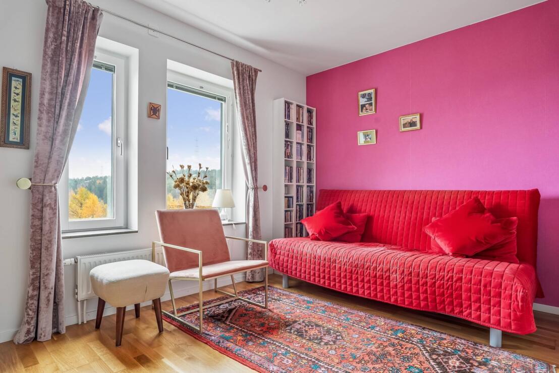 Scandinavian Elegance with a Spectacular 35 m² Terrace