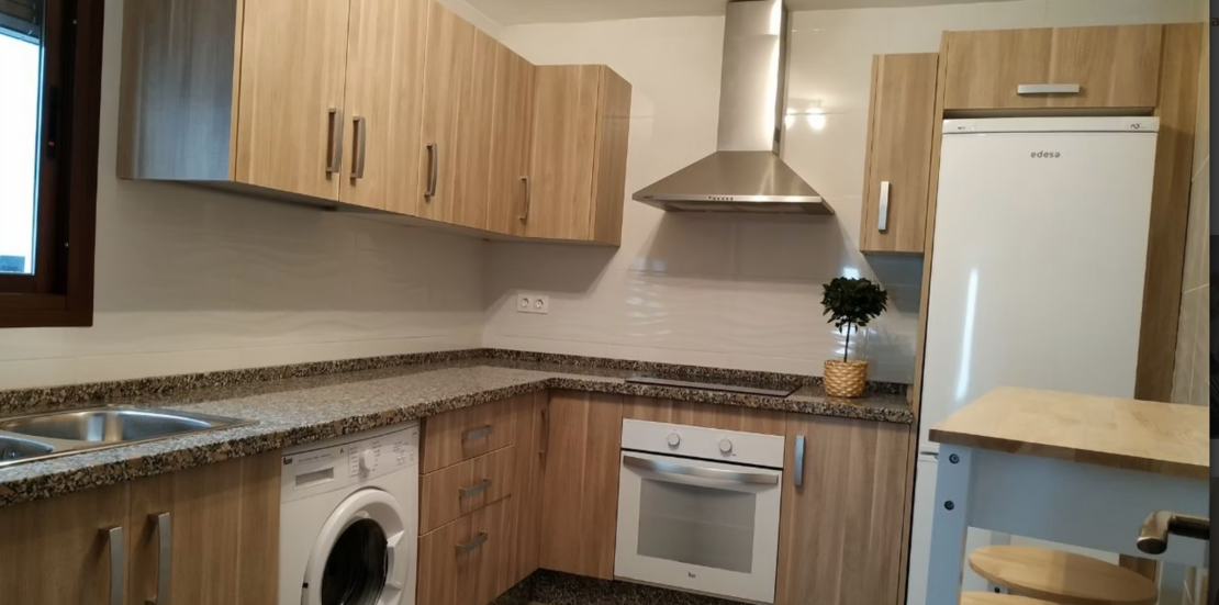 Beautiful 4 Bedroom House With Tourist License Zuheros – Andalucía €150,000 – RENT TO BUY€1,250 PM