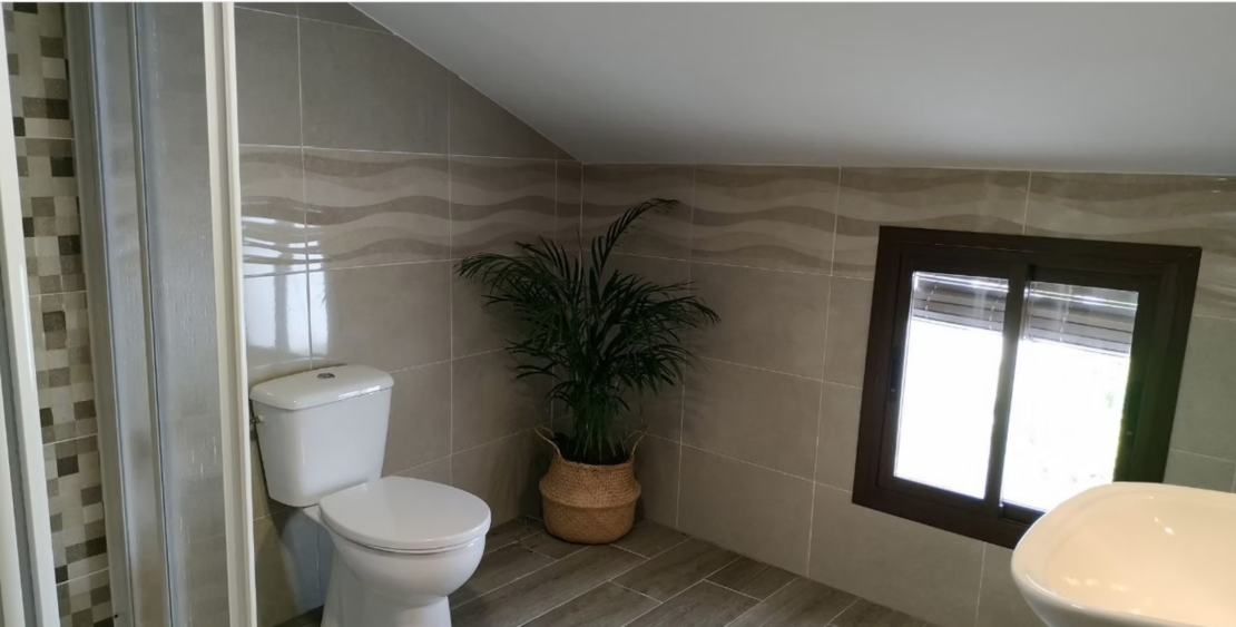 Beautiful 4 Bedroom House With Tourist License Zuheros – Andalucía €150,000 – RENT TO BUY€1,250 PM