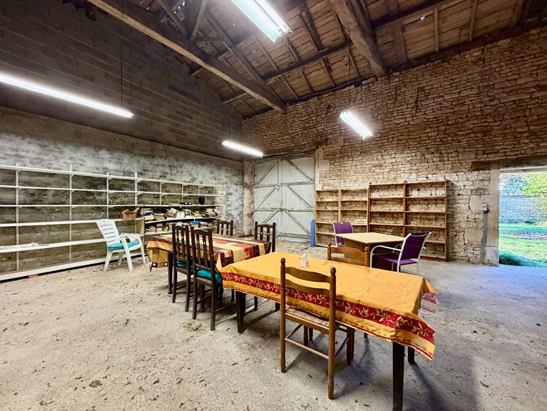 4 bedroom maison in Salles De Villefagnan, Charente, France