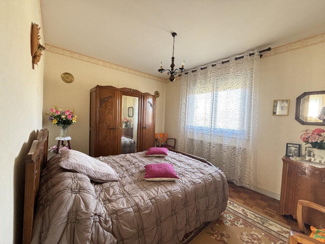 3 bedroom maison in Ruffec, Charente, France
