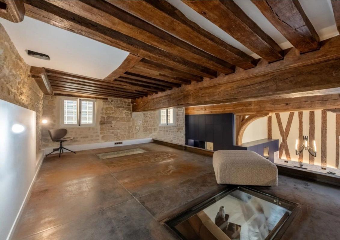 2 bedroom loft in Paris, France