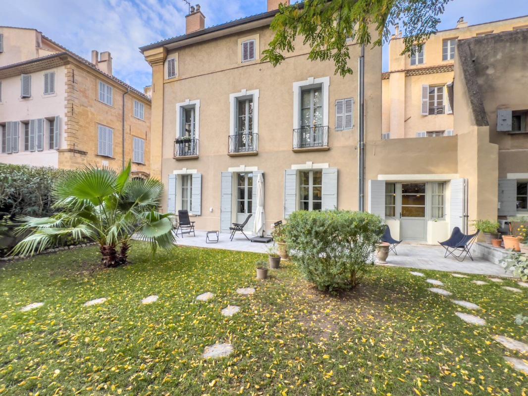 5 bedroom t6 et plus in Aix En Provence, Bouches-du-Rhône, France