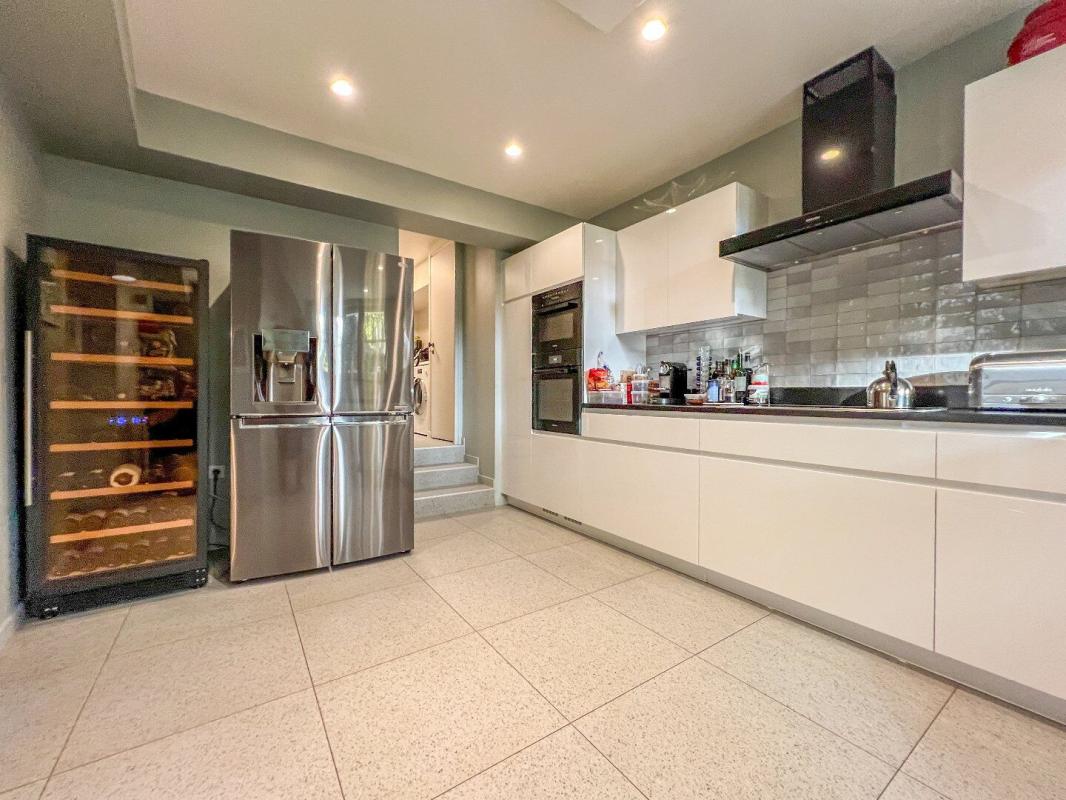 5 bedroom t6 et plus in Aix En Provence, Bouches-du-Rhône, France